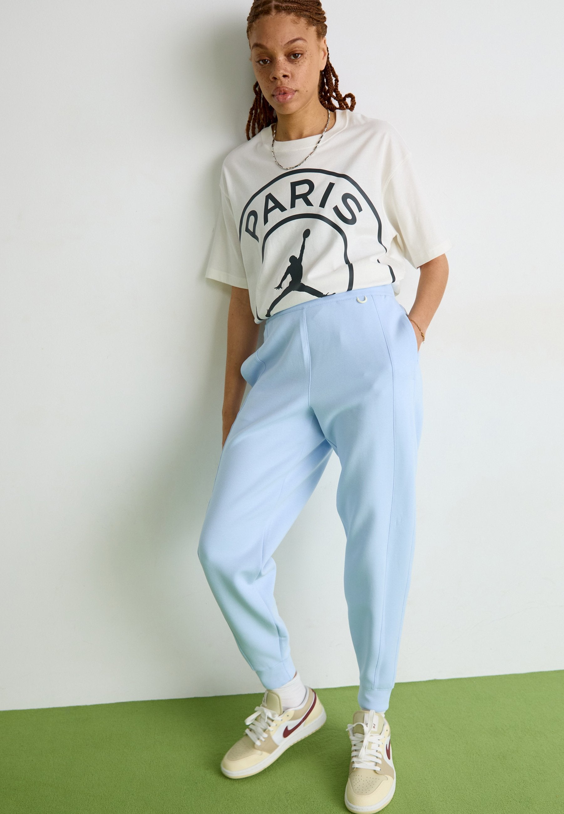 Nike Sportswear  SOFT