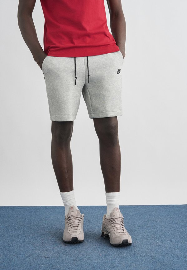 Nike Sportswear M NK TECH FLC SHORT - Shorts - grey heather/black