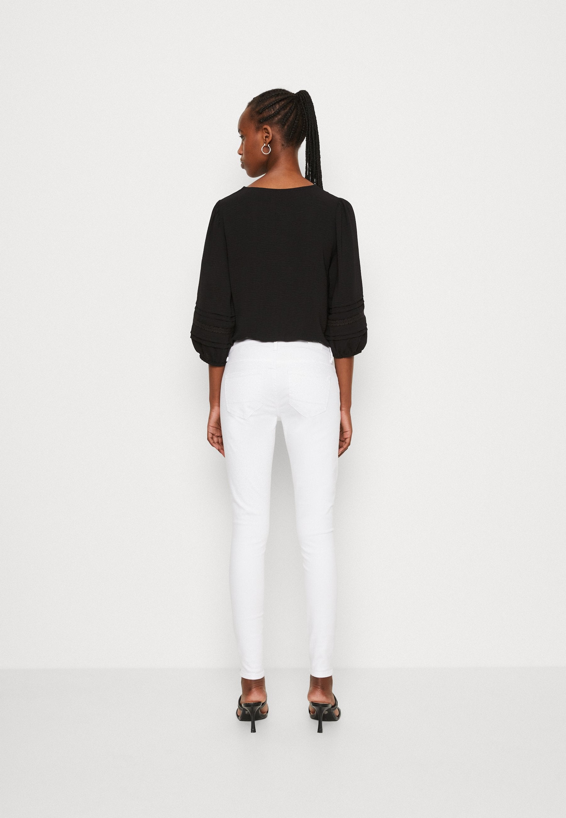 ONLKENDELL ZIP Media 4