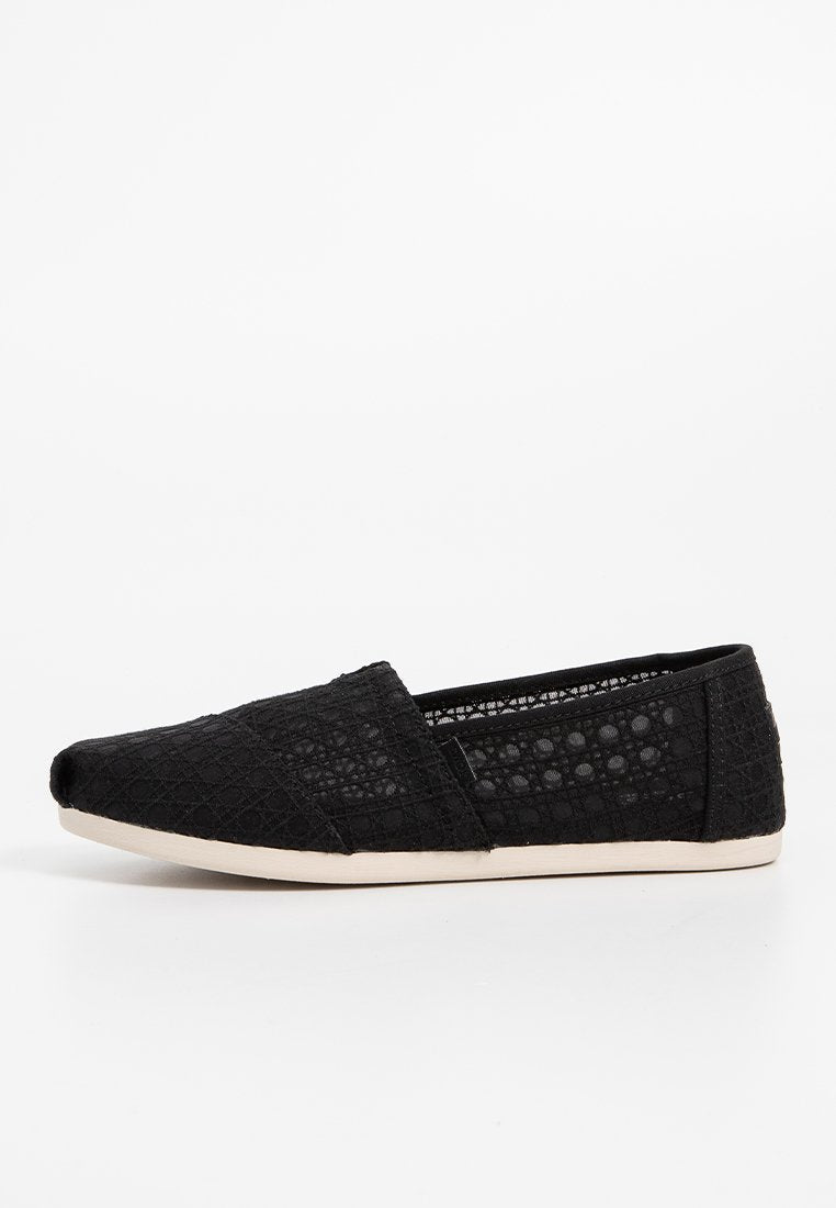 TOMS BASKET