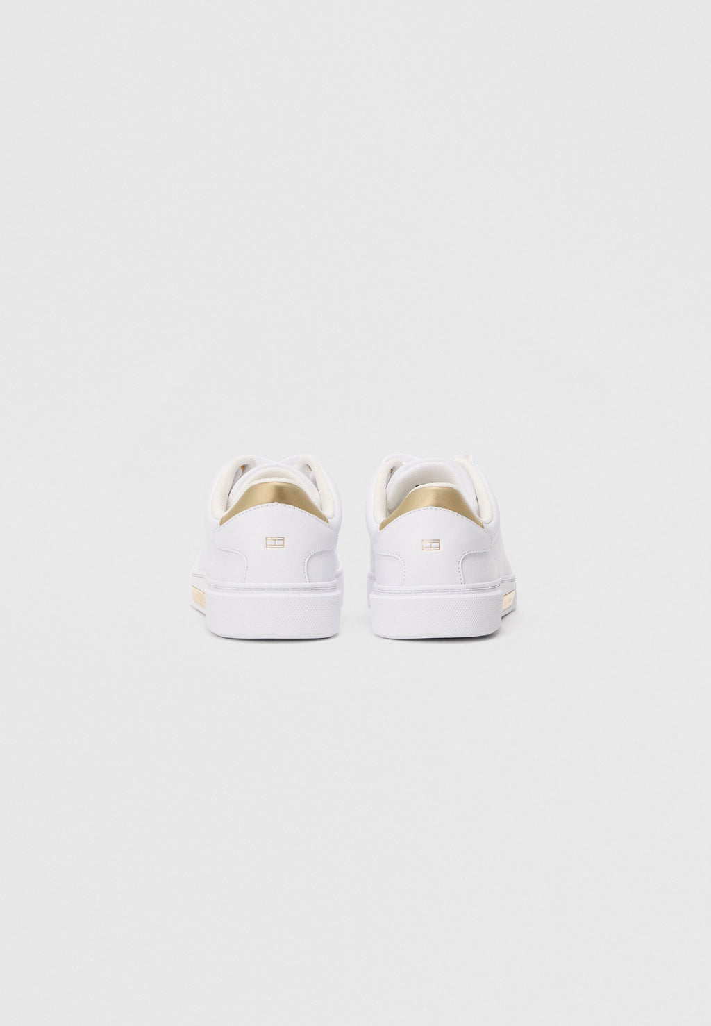 LEATHER LOGO PLAQUE COURT TRAINERS Media 3