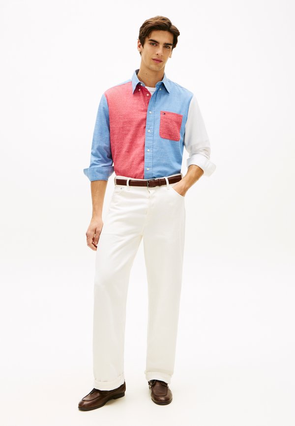 Tommy Hilfiger RELAXED FIT COLOUR-BLOCKED CHAMBRAY SHIRT