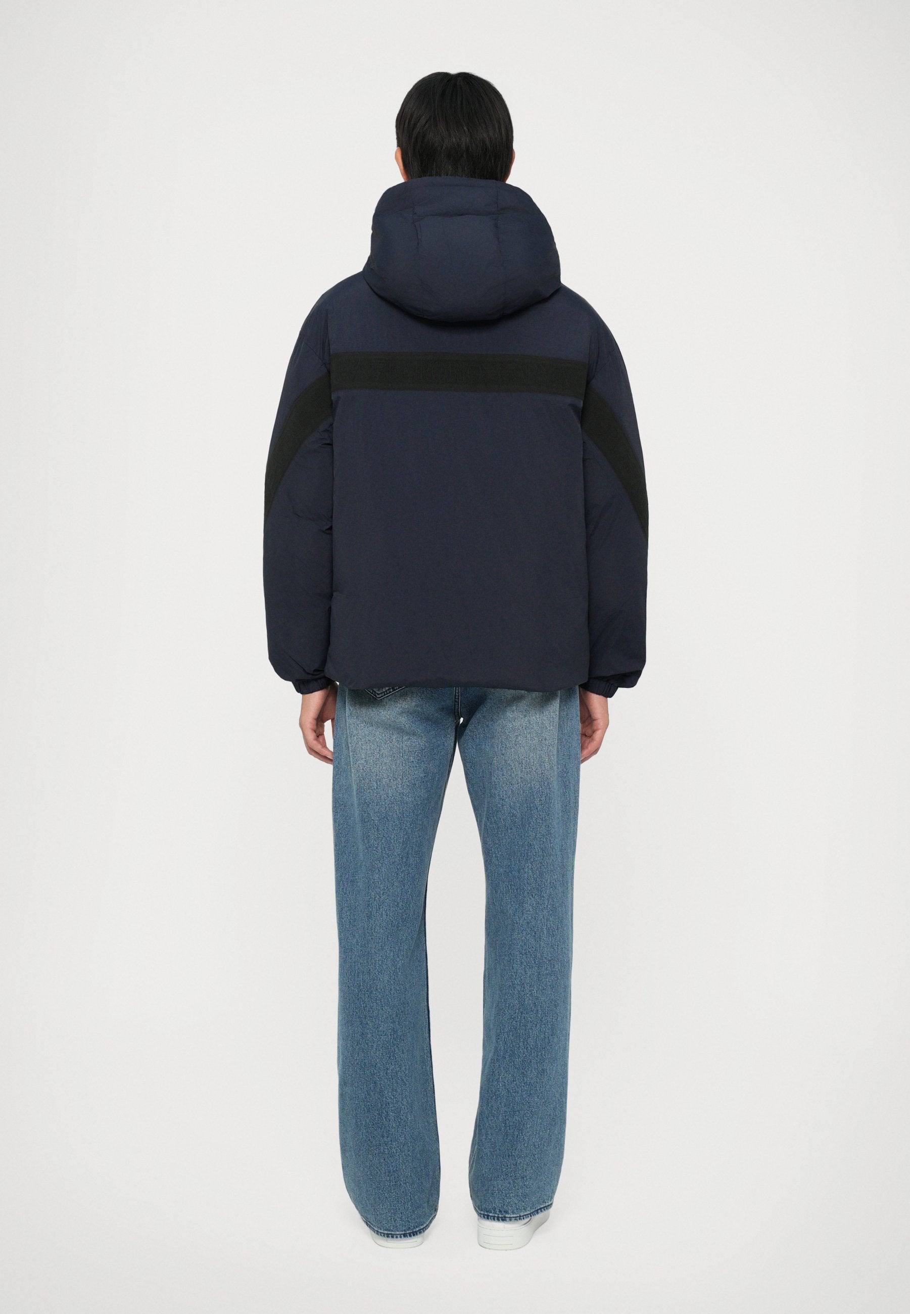 MOUNTAIN HOODED JACKET LOGO Media 4