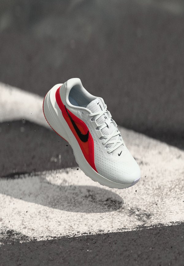 Nike Performance NIKE DOWNSHIFTER 14 - Road running shoes - white/black/summit white/bright crimson/light crimson