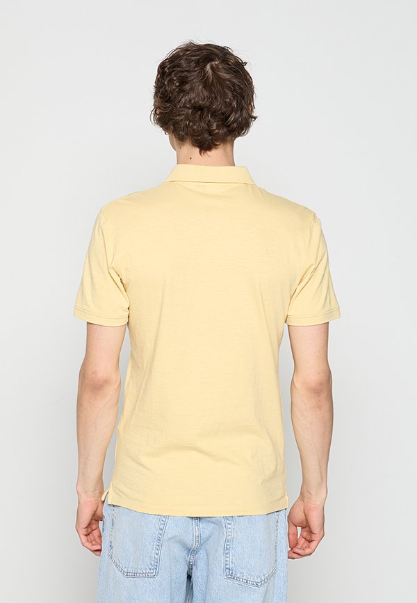 Levi's® SLIM FIT