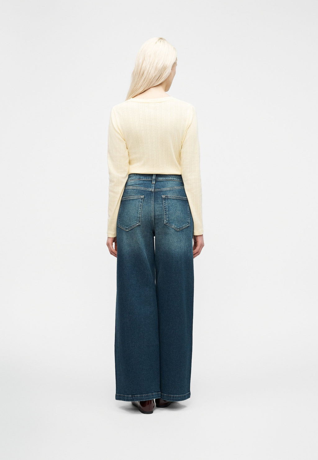 GAP CURVY STRIDE TINTED LILLIE