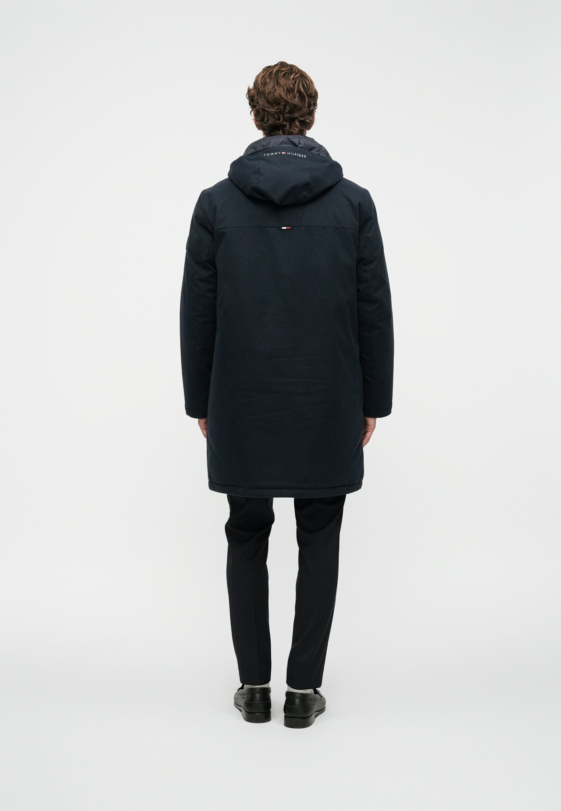 HOODED PADDED Media 4
