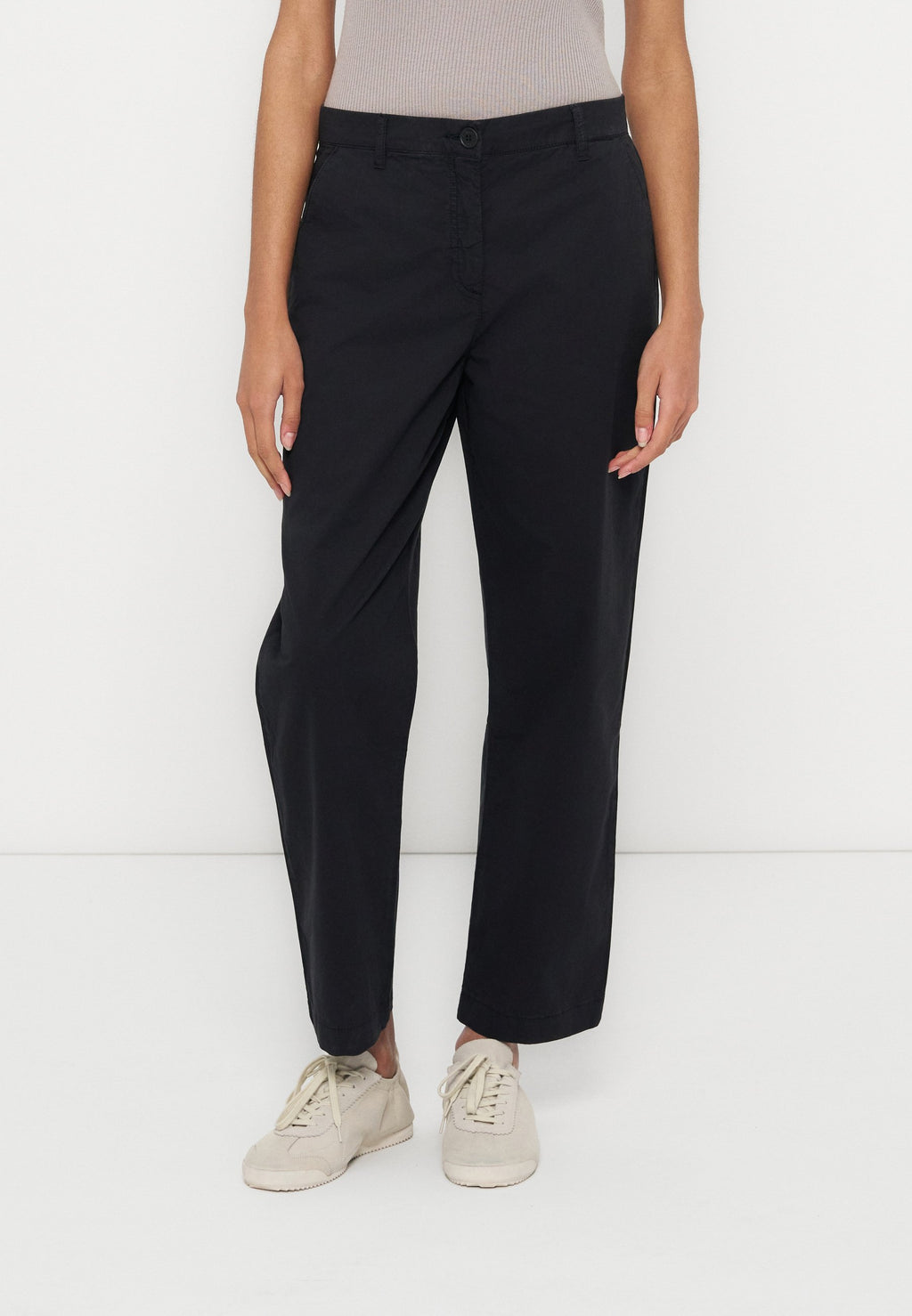 PANTALONI Media 1