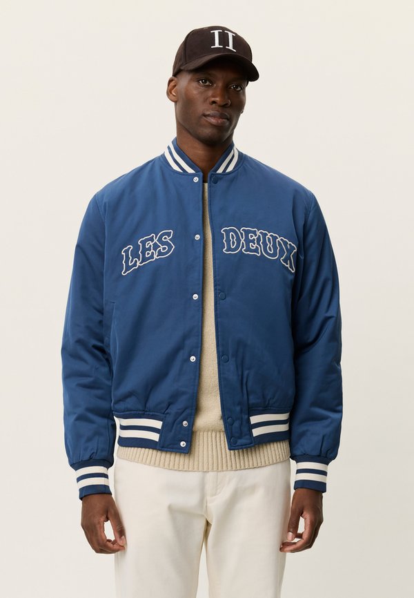 Les Deux VARSITY
