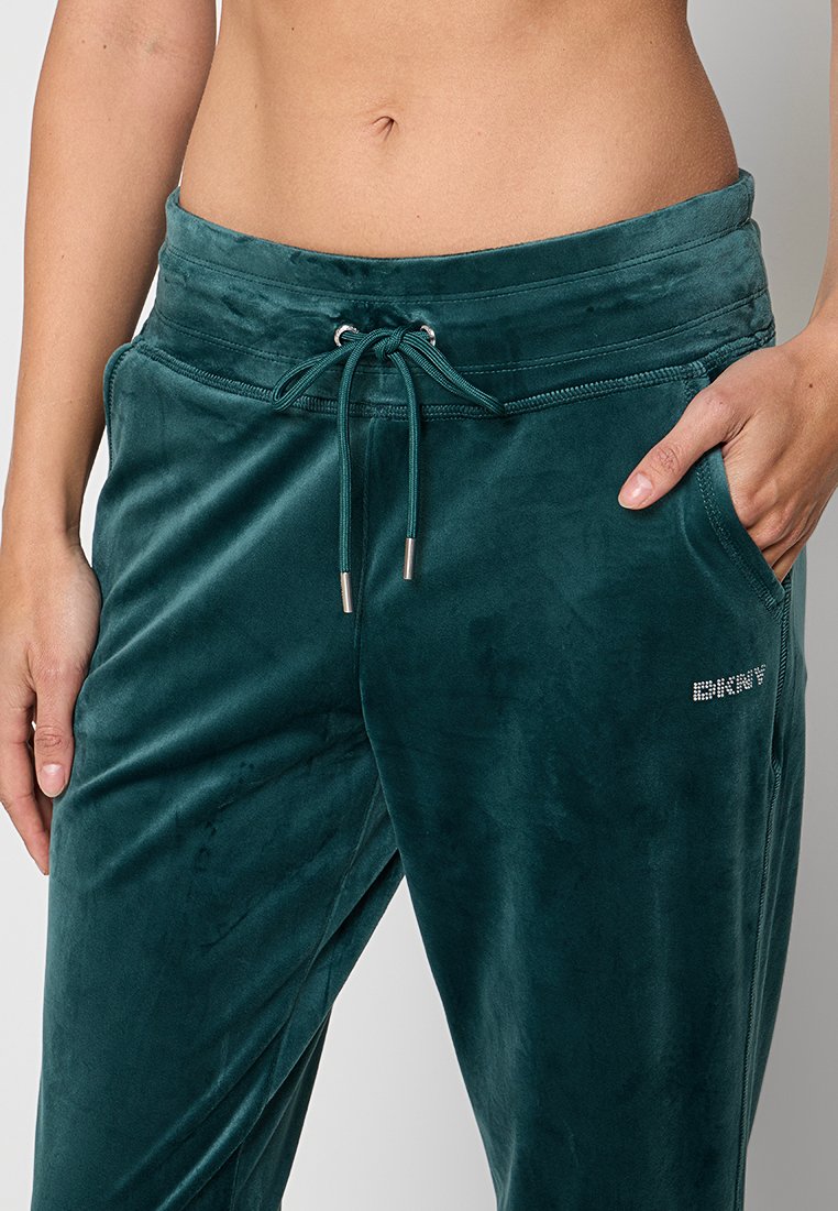 DKNY Sport SLIM FIT