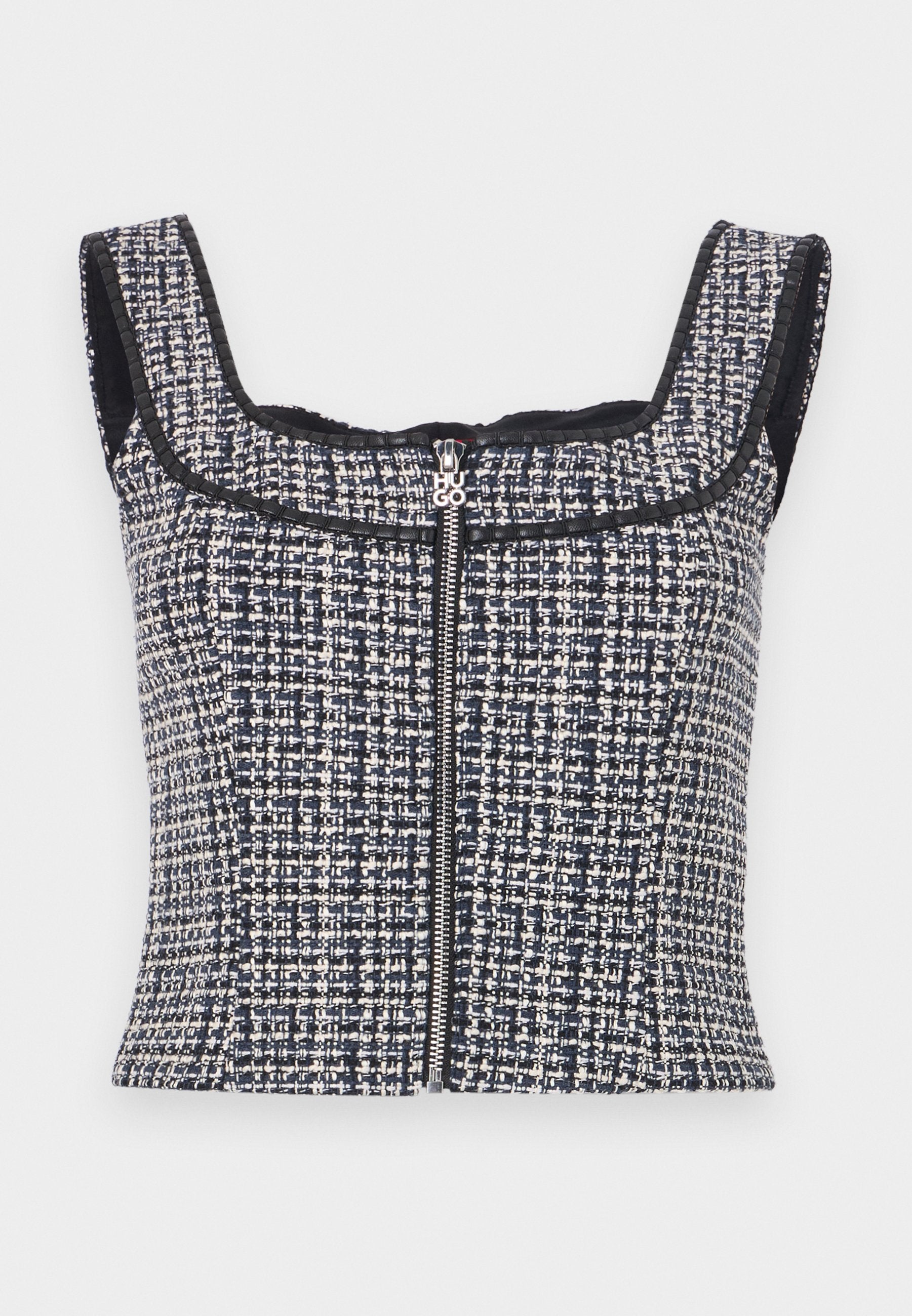 Marineblaues und weißes Tweed-Crop-Top mit quadratischem Ausschnitt, ärmellosem Design und einem Frontreißverschluss mit einem gebrandeten Zipper.