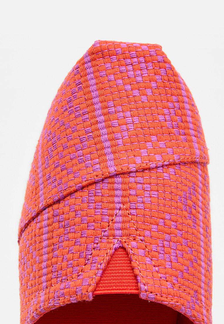 TOMS ALPARGATA