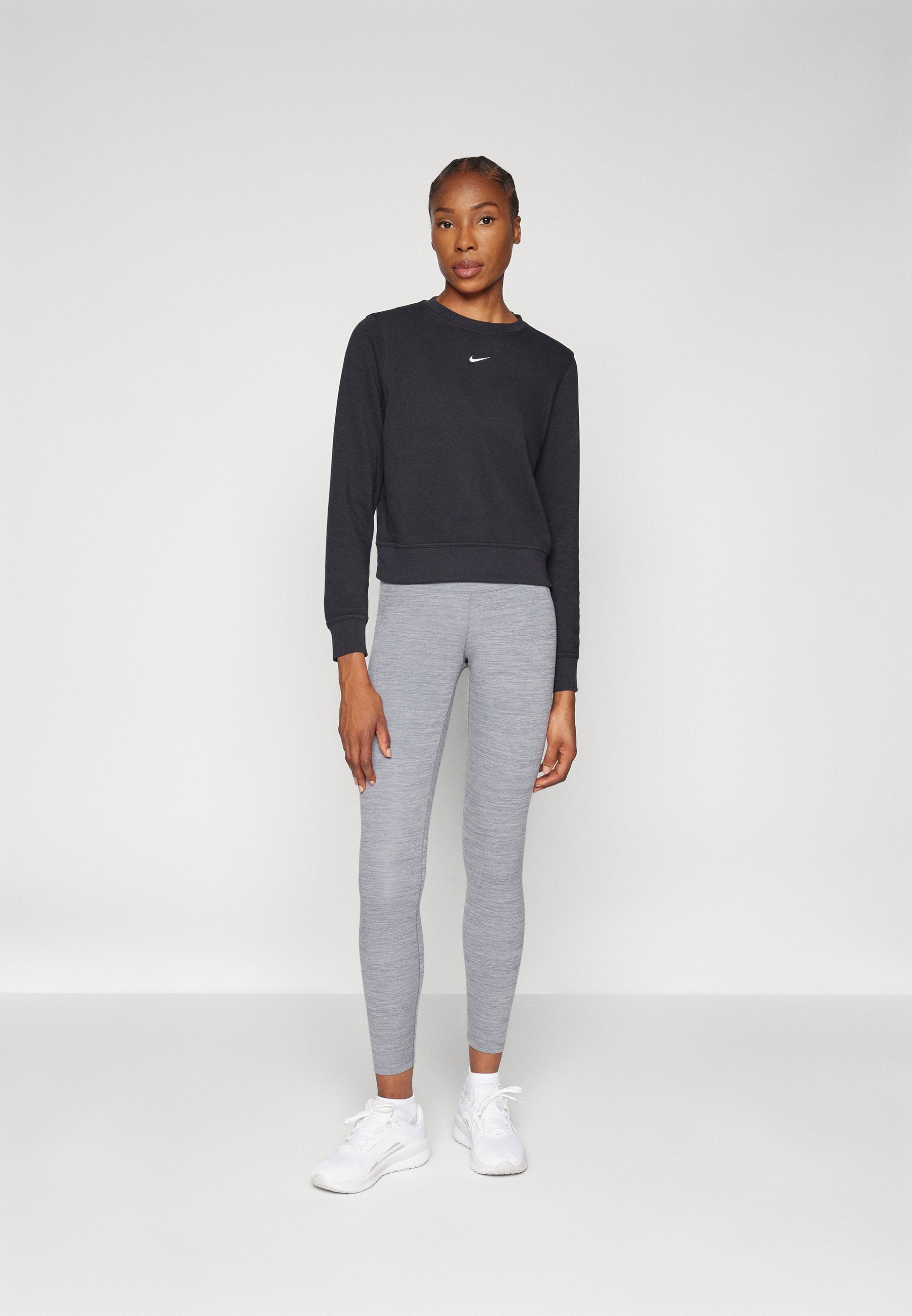 Nike Performance ONE