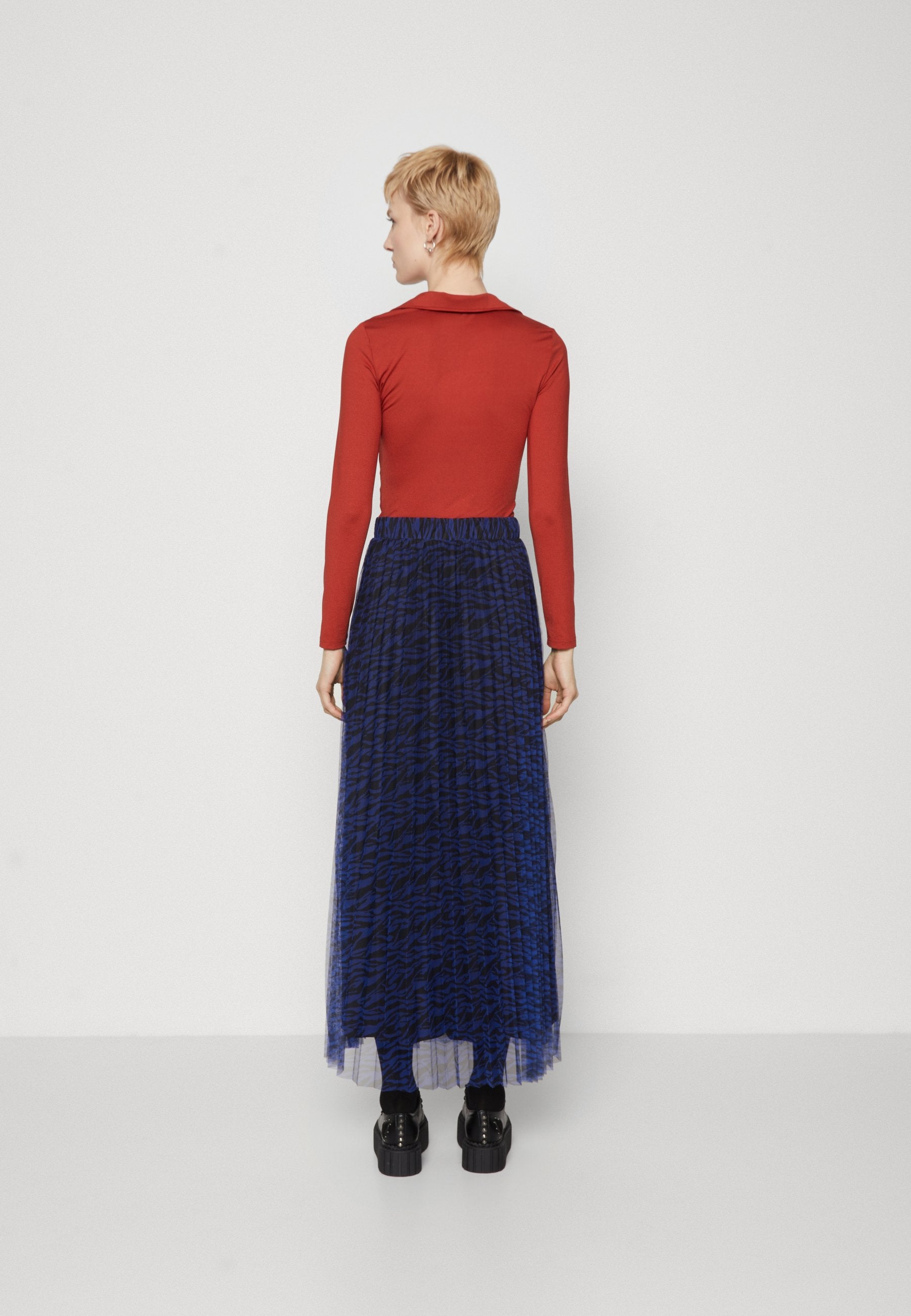 ONLSKY PLISSE SKIRT Media 4