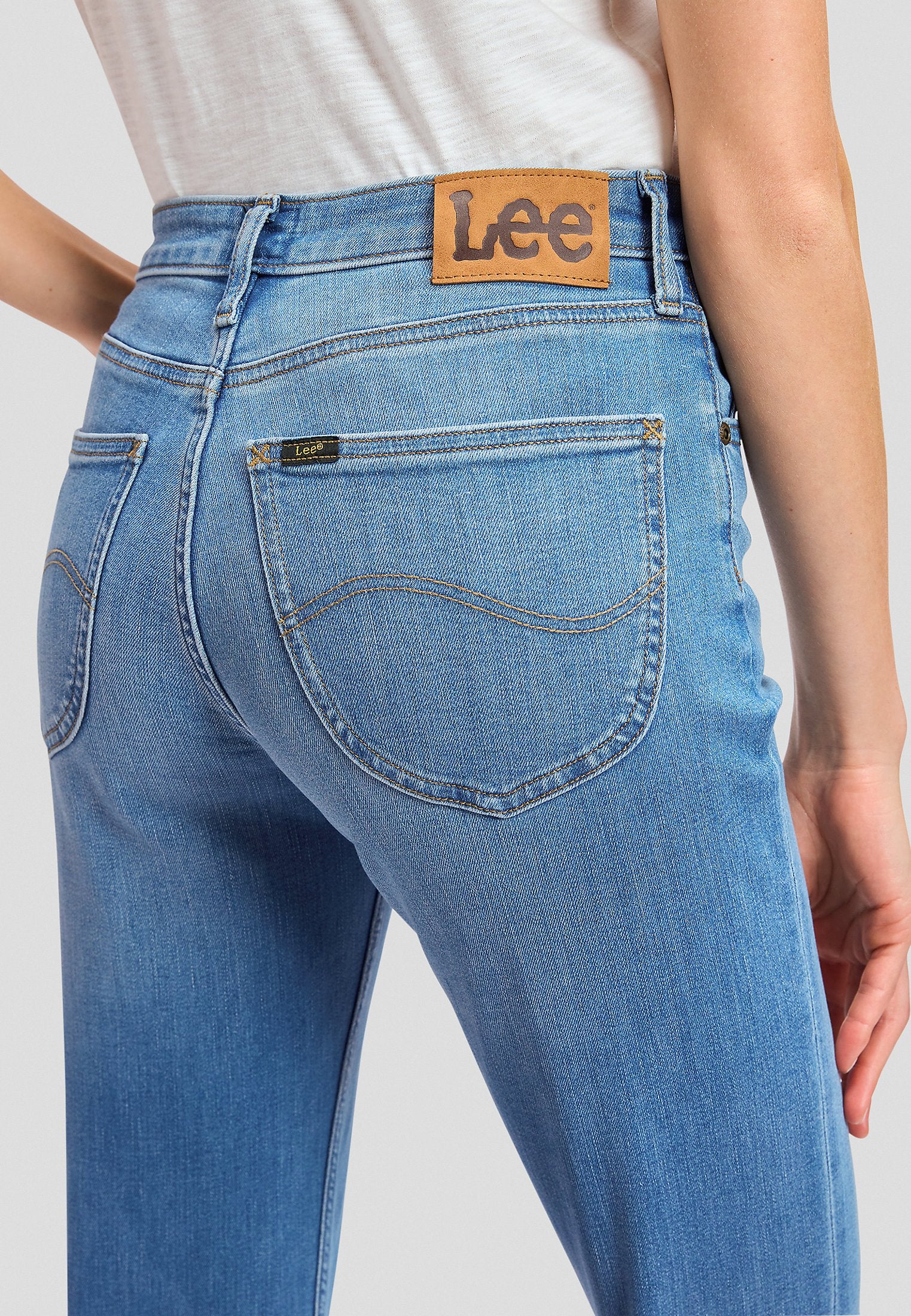 Lee CAROL