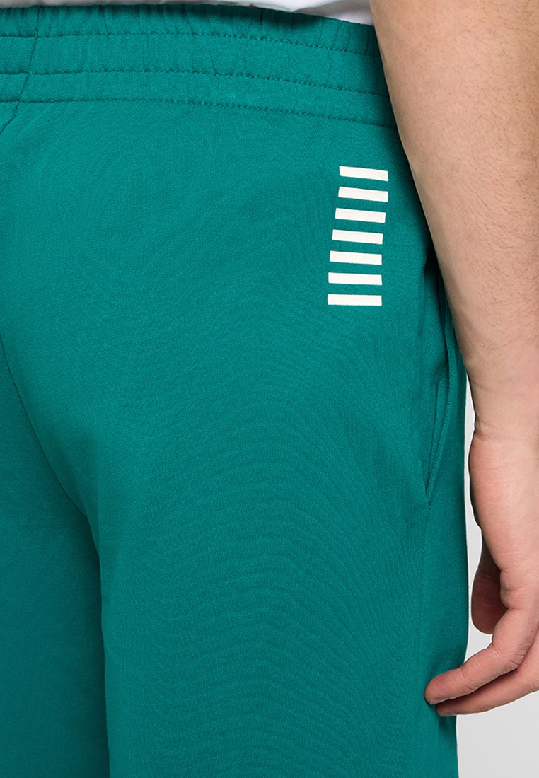 EA7 Emporio Armani Shorts Media 5