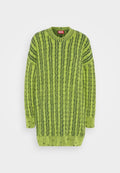 Grüner gestrickter Pullover mit strukturierten Streifen, gerippten Bündchen und Saum, rundem Halsausschnitt und einem sichtbaren Markenlabel innen.