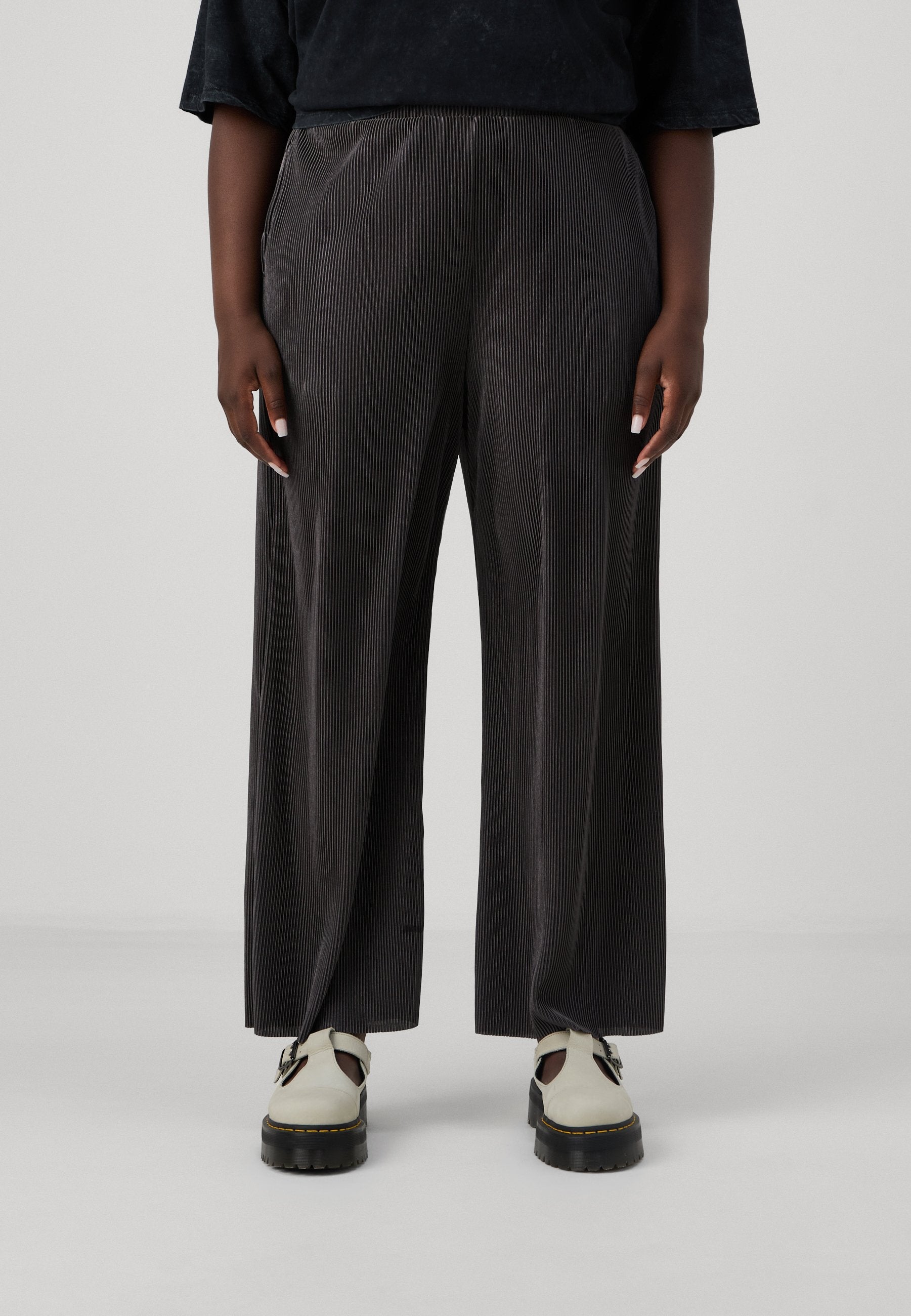 CARTERA LIFE WIDE PANTS Media 3