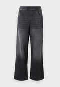 ADAPTIVE JEANS UNISEX Media 1