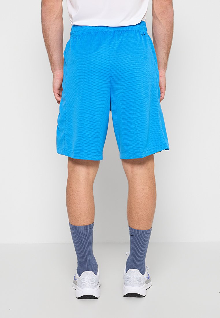 Nike Performance