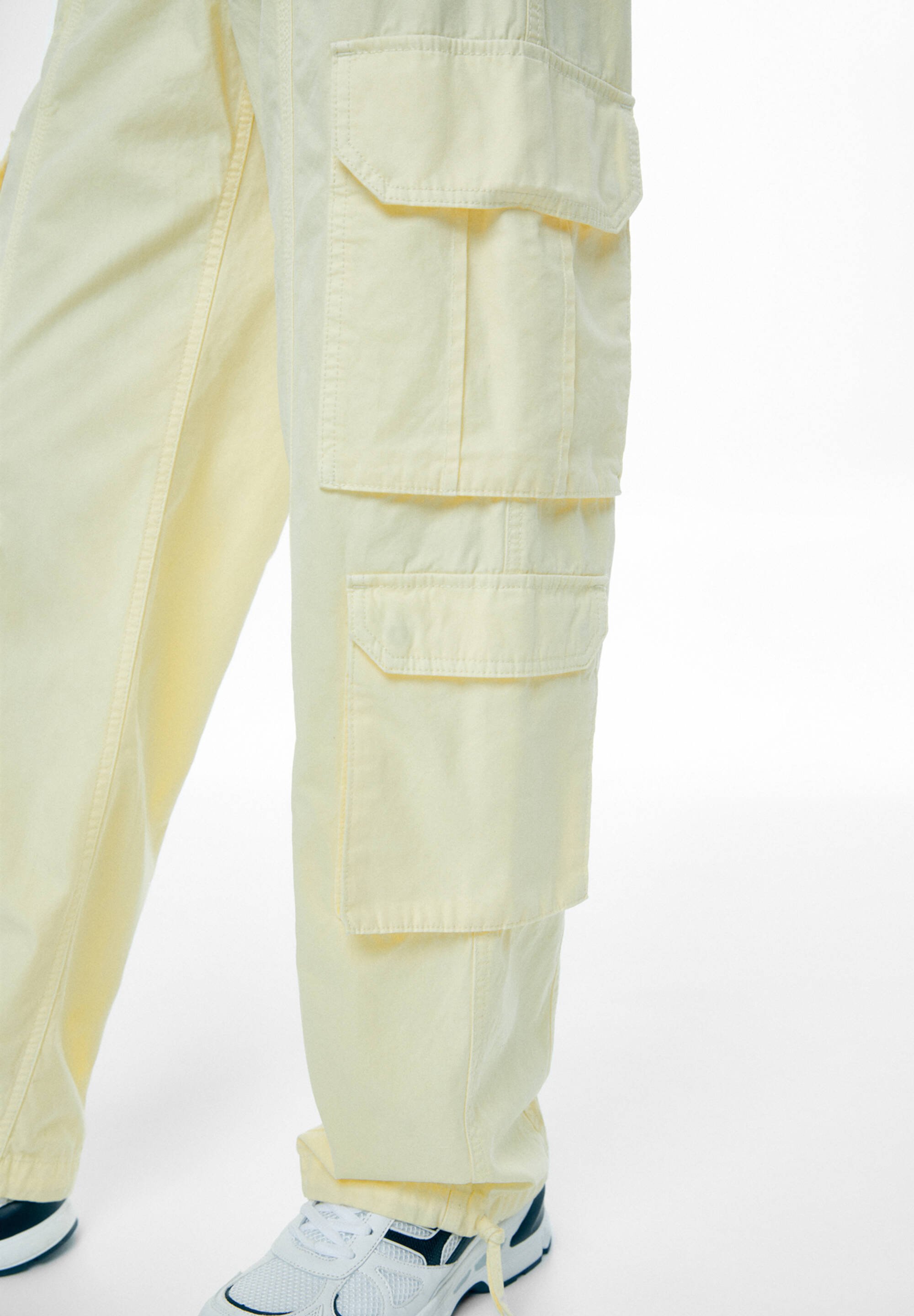 PULL&BEAR WITH AN ELASTIC WAISTBAND