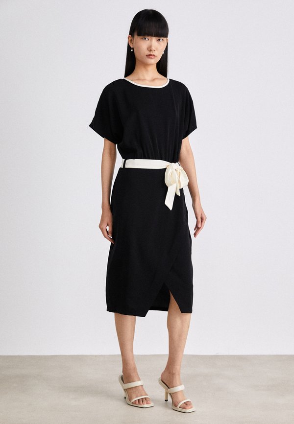 DKNY DOLMAN WRAP