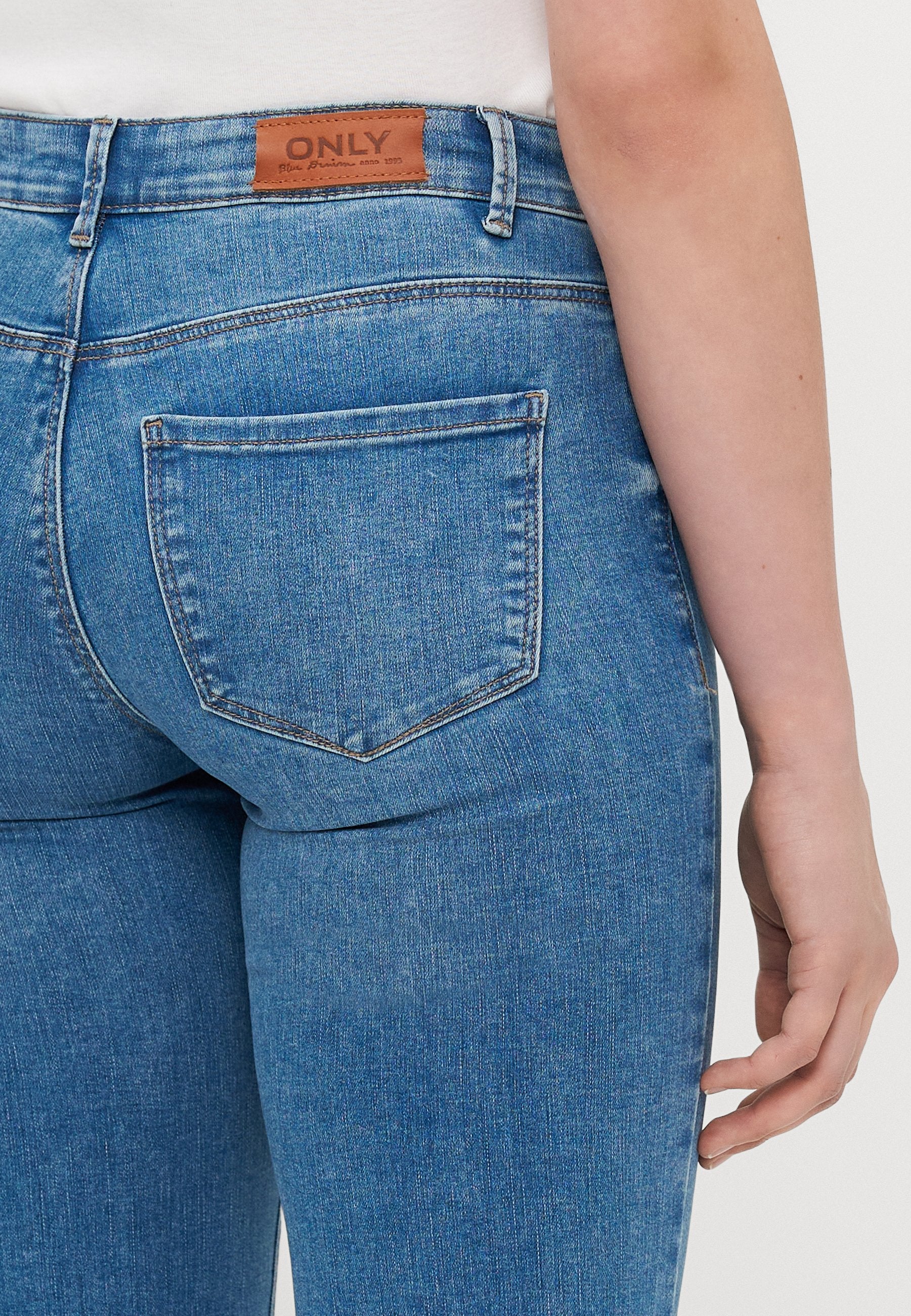 Flared fit ONLLUSH Mid waist Retro Media 6