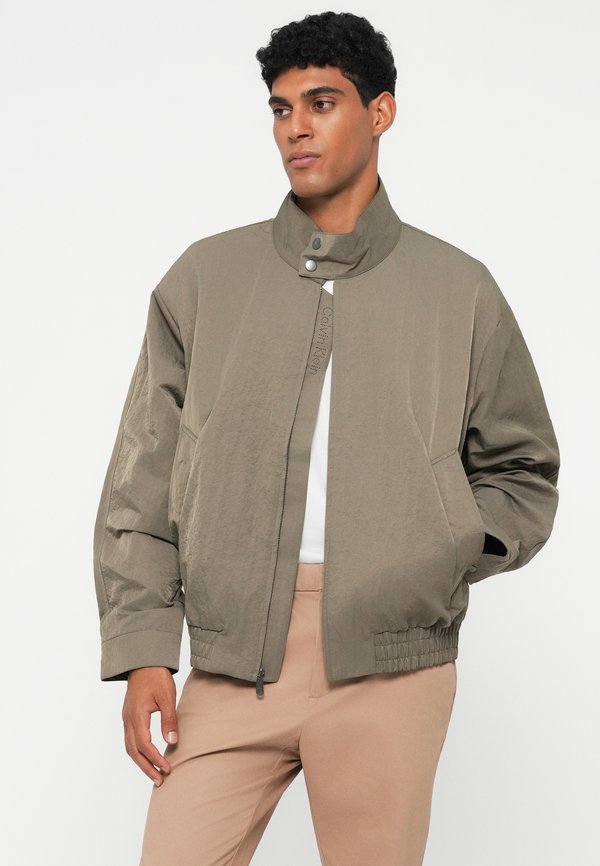 Calvin Klein RELAXED FIT