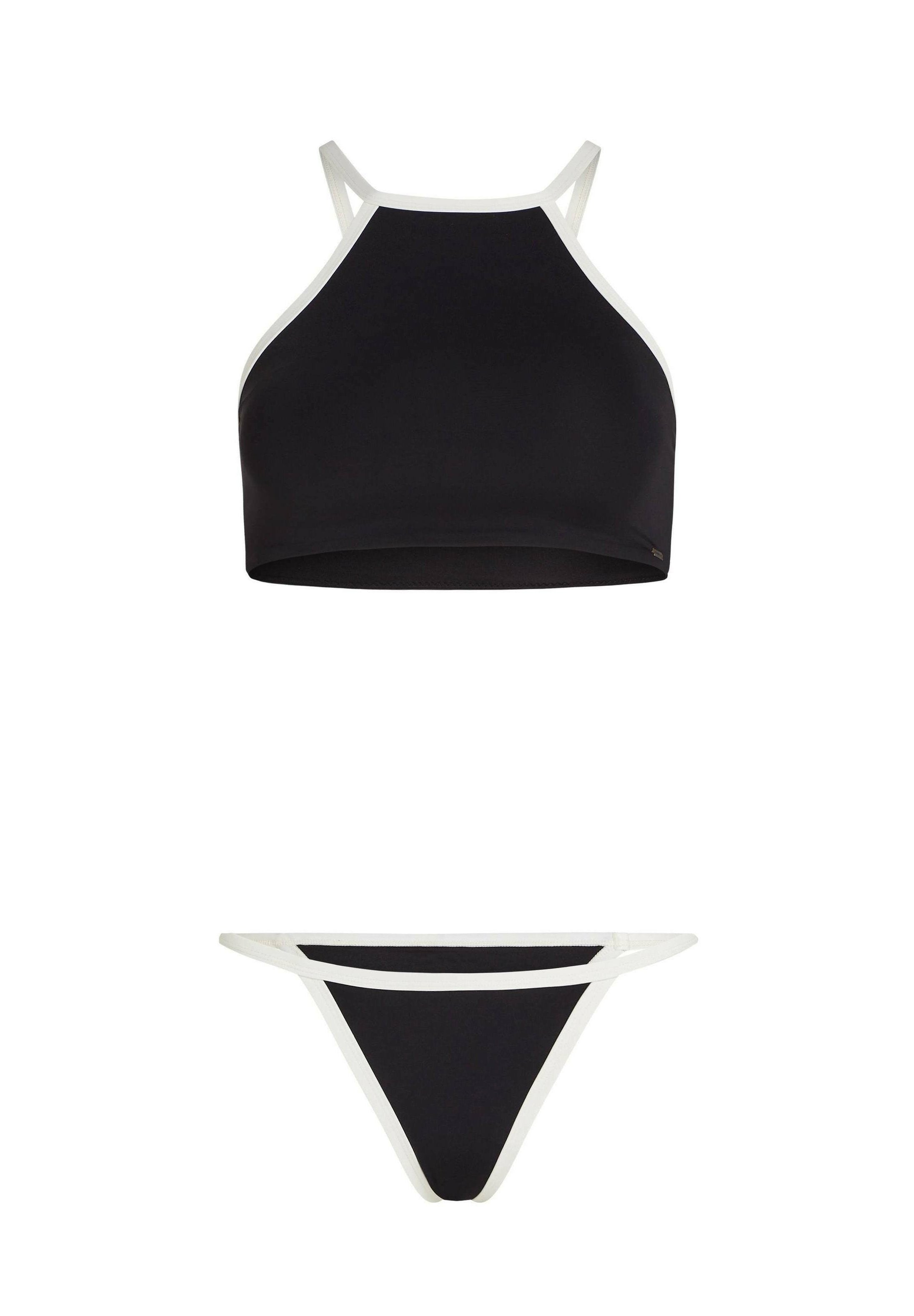 Schwarzes Bikini-Set mit einem Neckholder-Oberteil, das weiße Akzente an den Rändern aufweist. Der Unterteil ist ein passender Tanga im gleichen Stil mit ähnlicher Verzierung.