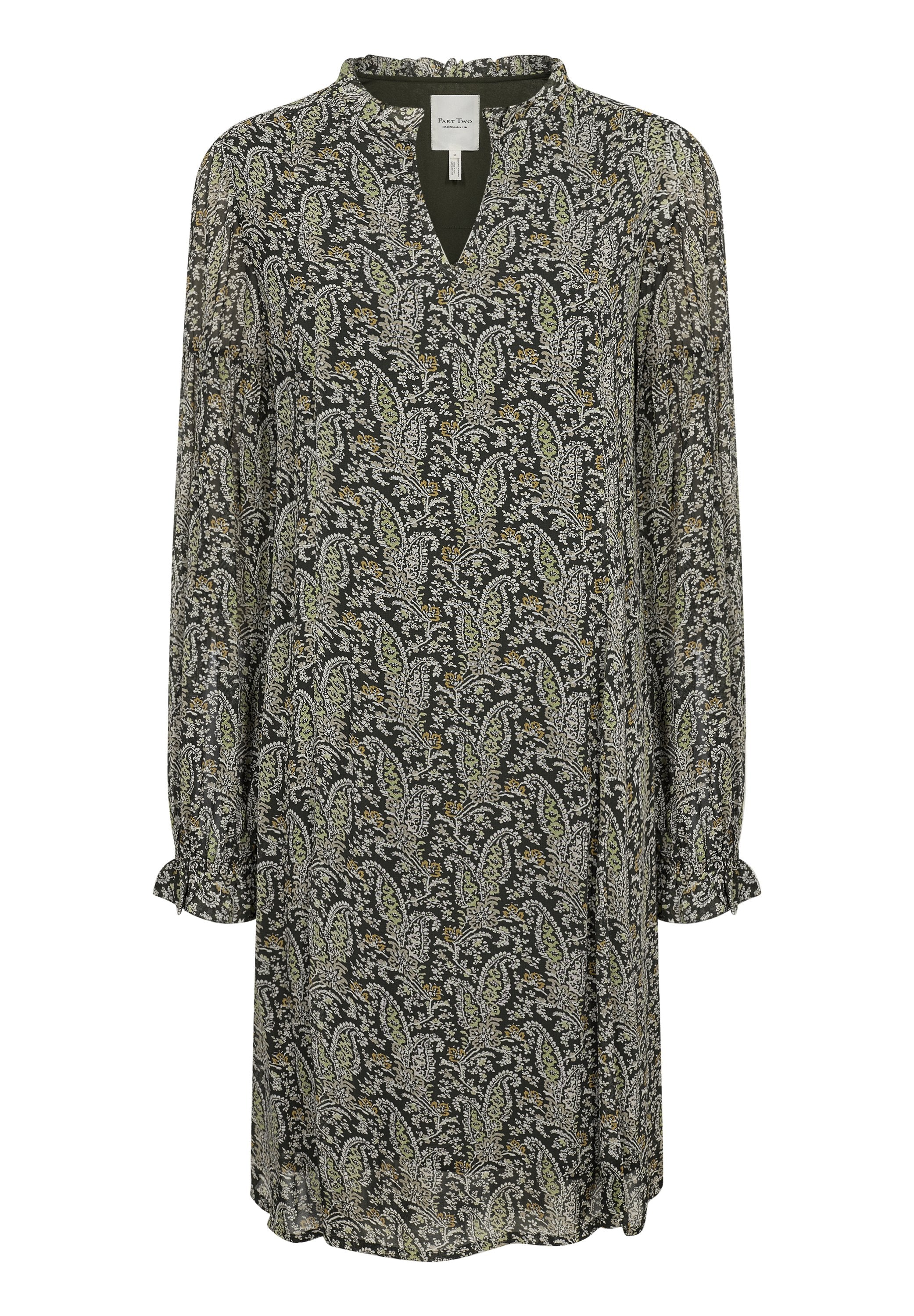 Langärmliges Kleid in Dunkelgrün mit einem floralen Muster in Weiß, Grün und Gelb. Mit V-Ausschnitt und gerafften Bündchen. Hergestellt aus leichtem Stoff.