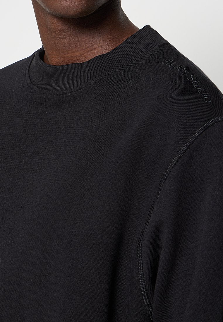 Études RELAXED FIT