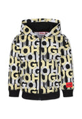 Schwarze Kapuzen-Sweatjacke mit Reißverschluss, ausgestattet mit großen gelben und weißen Grafikbuchstaben. Rotes "HUGO"-Label auf der Vorderseite. Weicher Stoff, gerippte Bündchen.