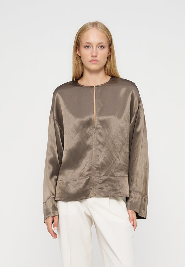 DAY Birger et Mikkelsen DAVIES