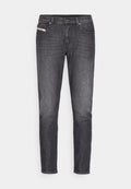 Dunkelgraue Jeans aus Denim mit geradem Schnitt, fünf Taschen-Design und subtiler Ausbleichung. Verfügt über einen Metallknopf und gestickte Akzente.