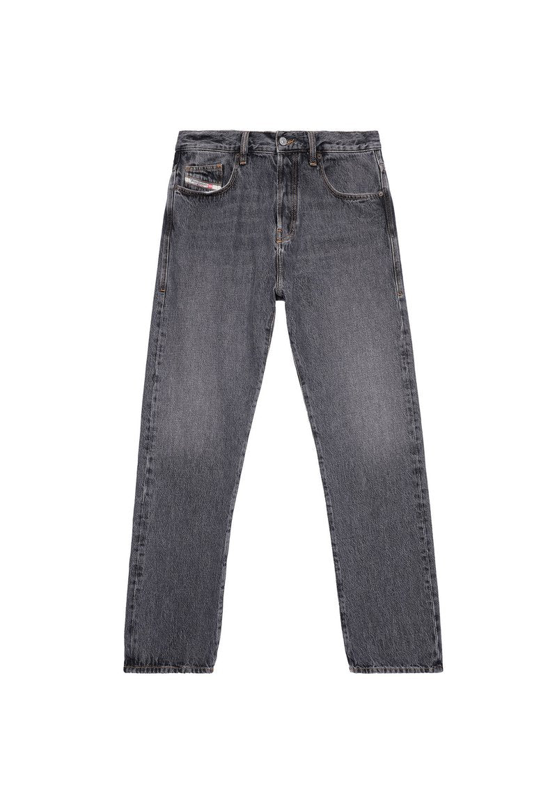 Graue Jeans aus Denim mit geradem Bein, fünf Taschen, Knopfverschluss und dezenten Ausbleichungen für zusätzliche Textur.