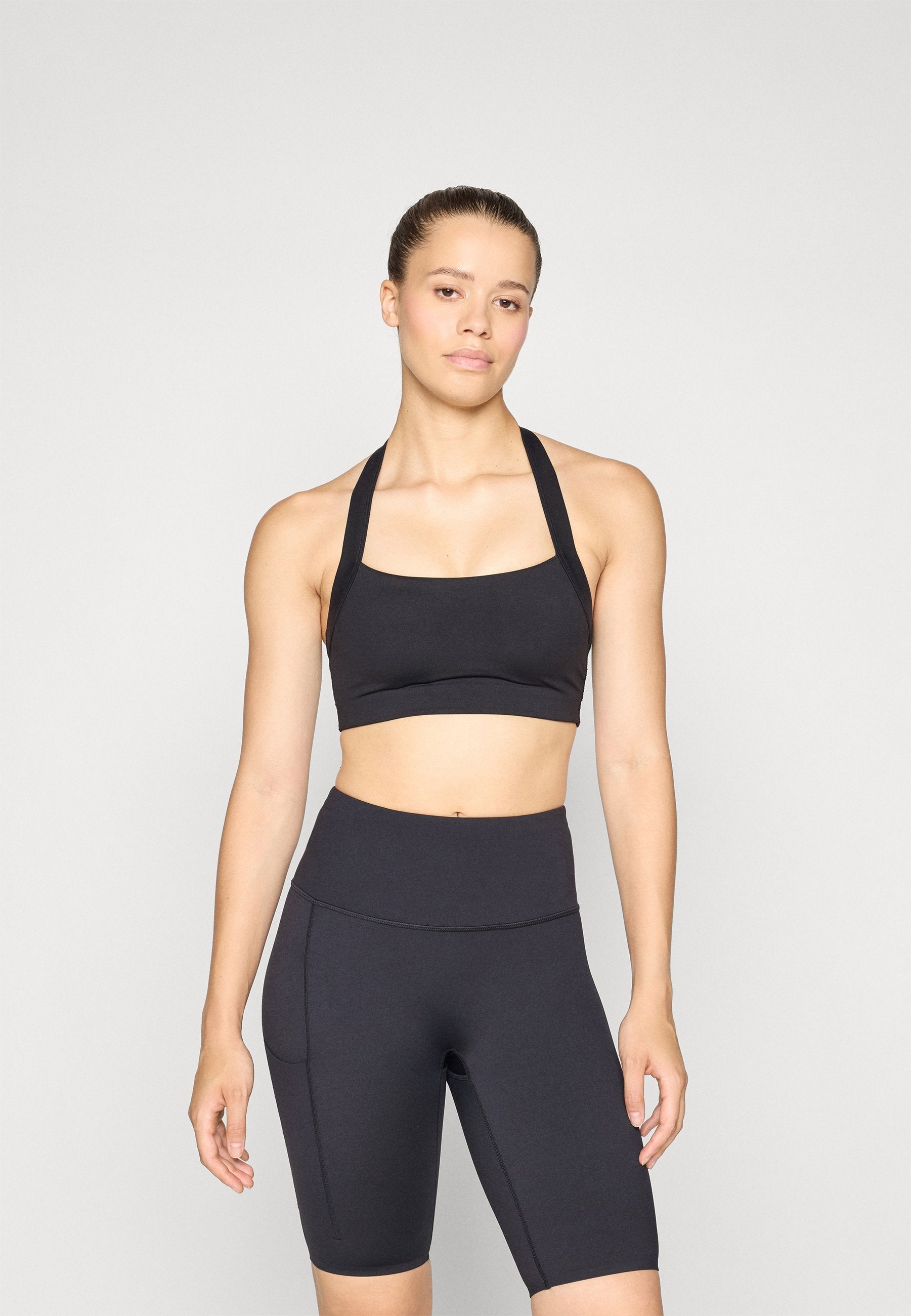 Stronger HALTERNECK BRA