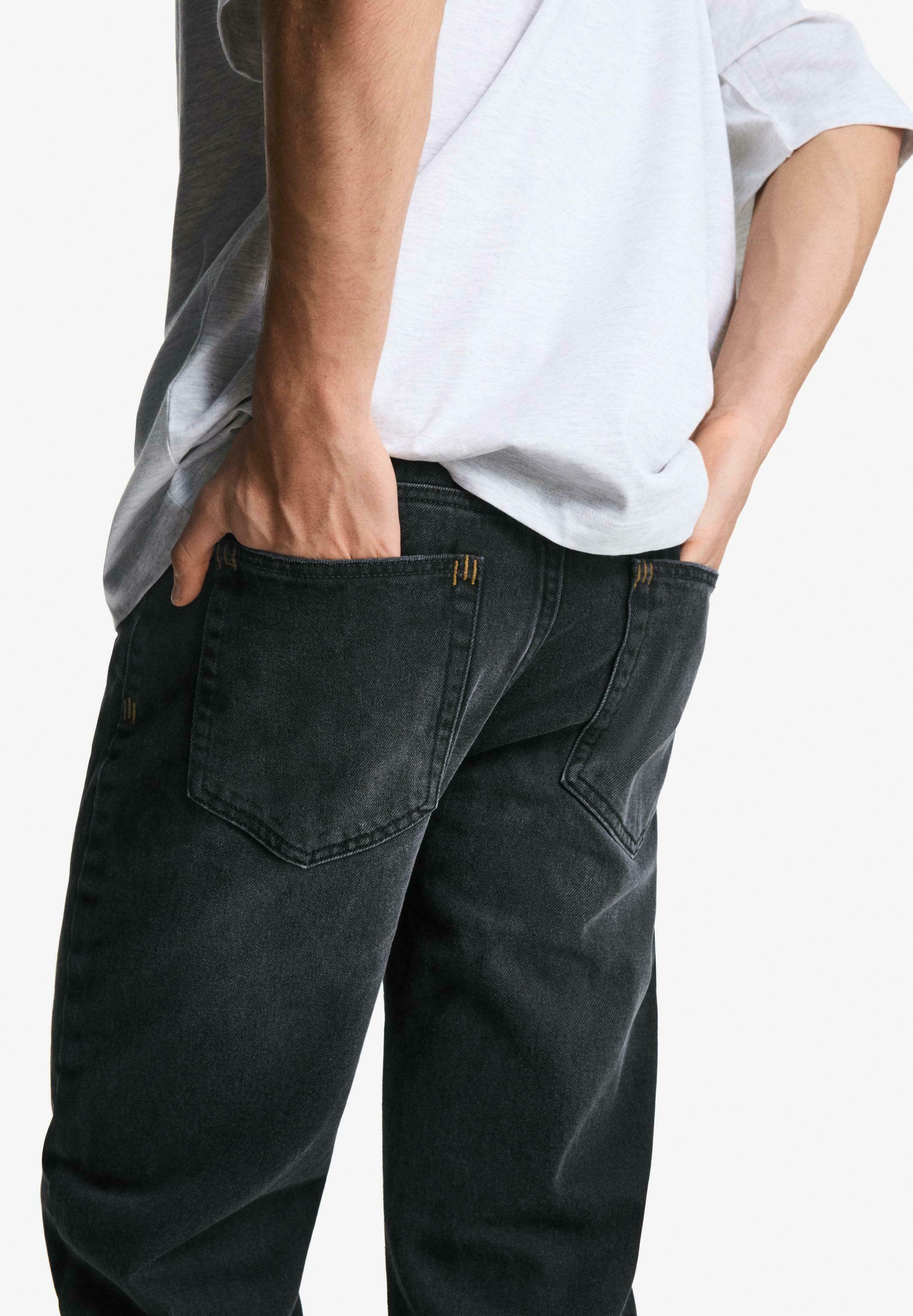 Bershka STRAIGHT RELAXED jeans