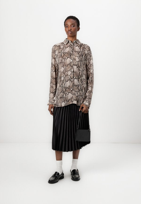 HUGO THE BOYFRIEND SHIRT