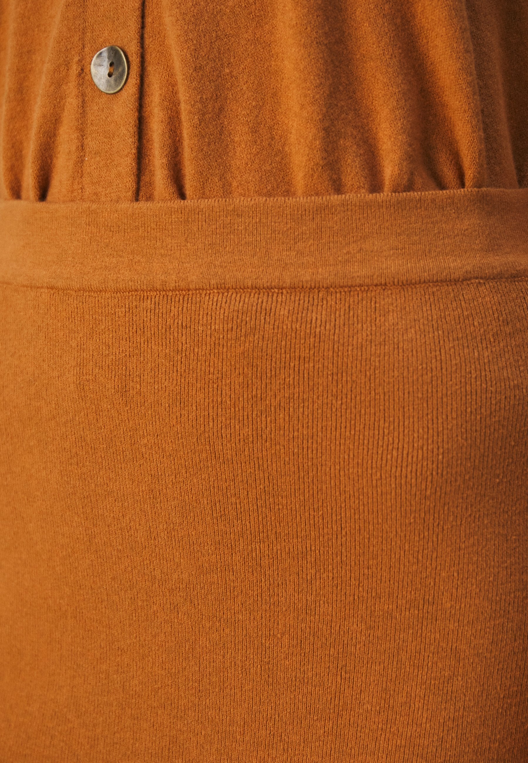 STUDIO ID SKIRT