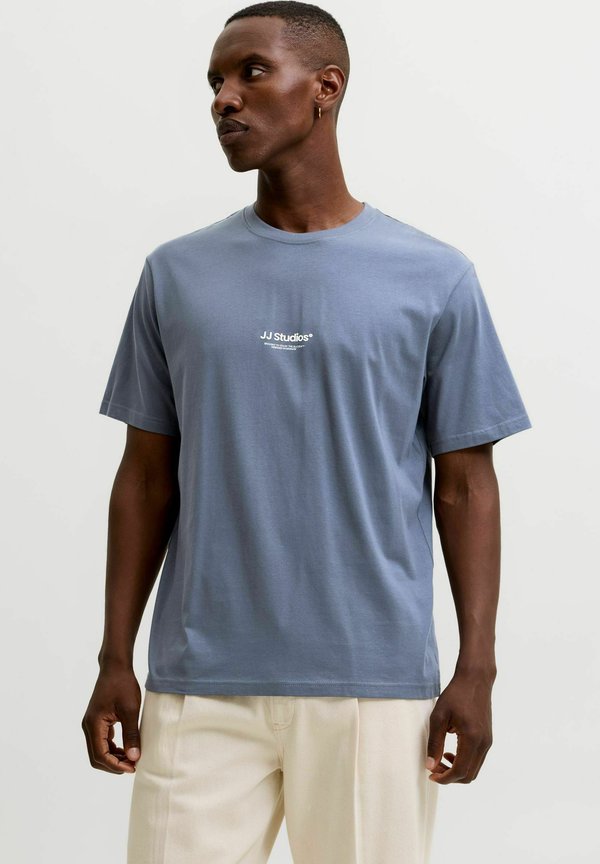 Jack & Jones JJESOHO TEE SS CREW NECK NOOS - Print T-shirt - turbulence