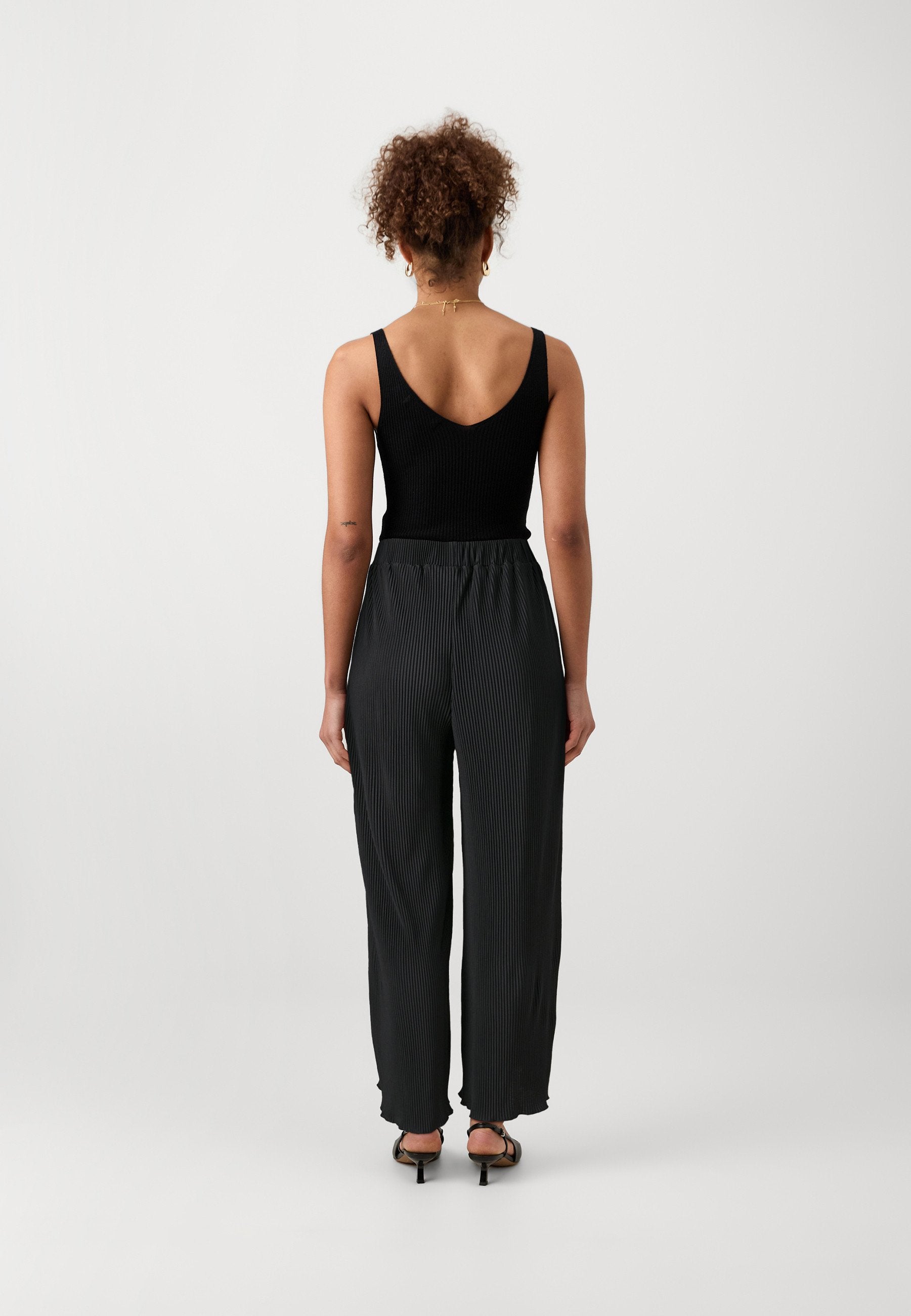 ONLKALYA PLISSE CULOTTE PANT  Media 4