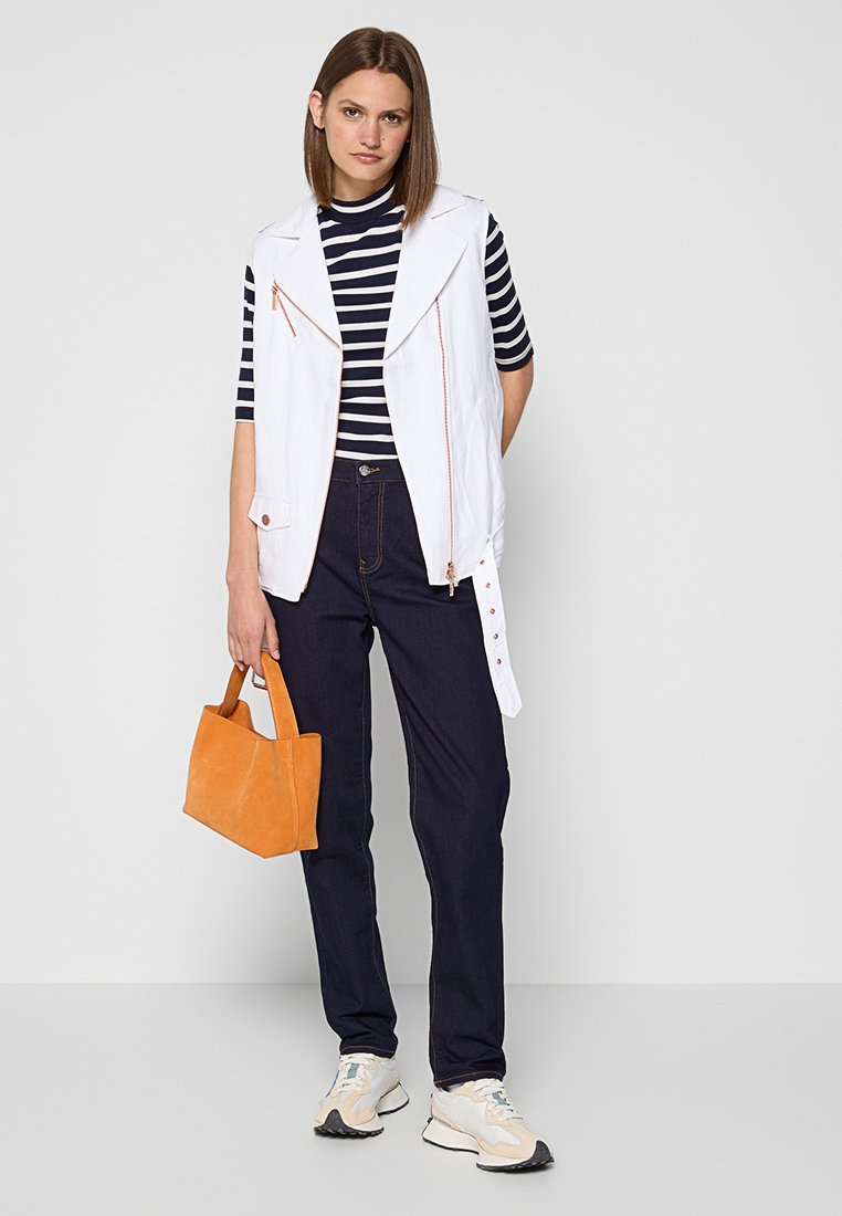 Armani Exchange Jeans Relaxed Fit Media 2