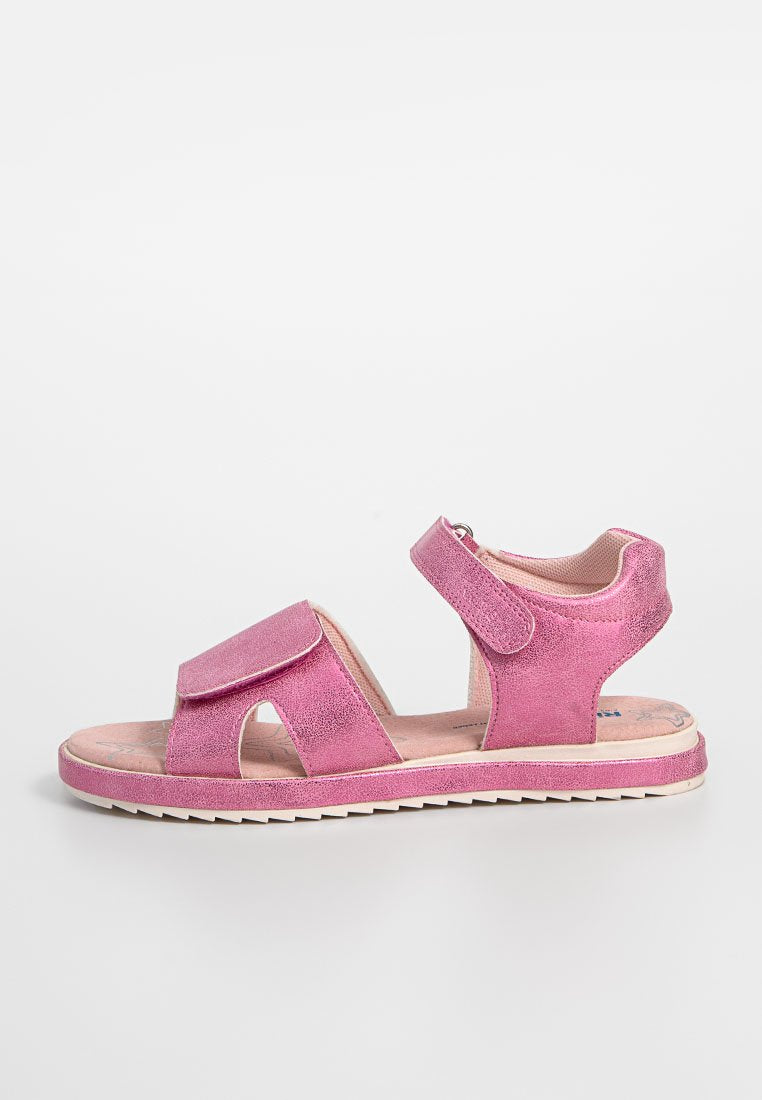 Rosa Leder-Sandalen mit einer strukturierten Oberfläche, breitem Riemen und verstellbarem Klettverschluss, offenem Zehendesign und flacher Sohle.