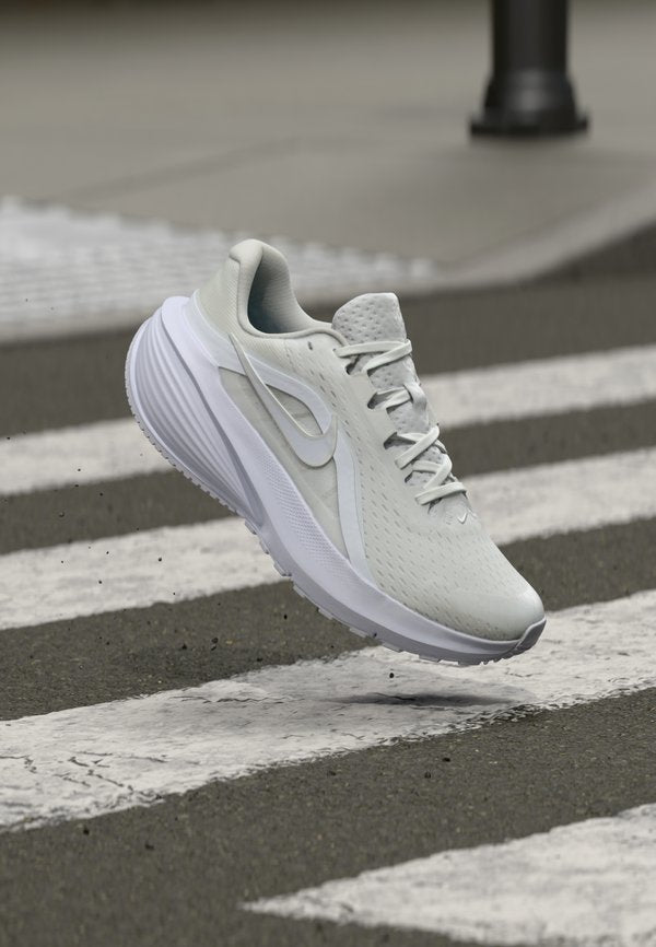 Nike Performance DOWNSHIFTER 14 - Road running shoes - white