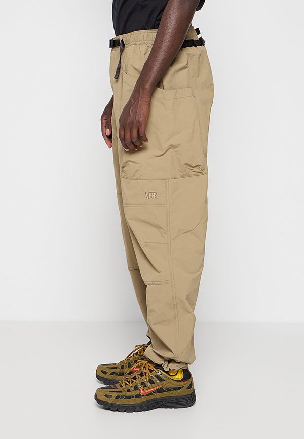 Vans TAPERED FIT
