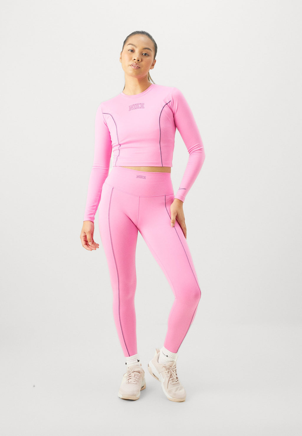 Nike Performance ONE