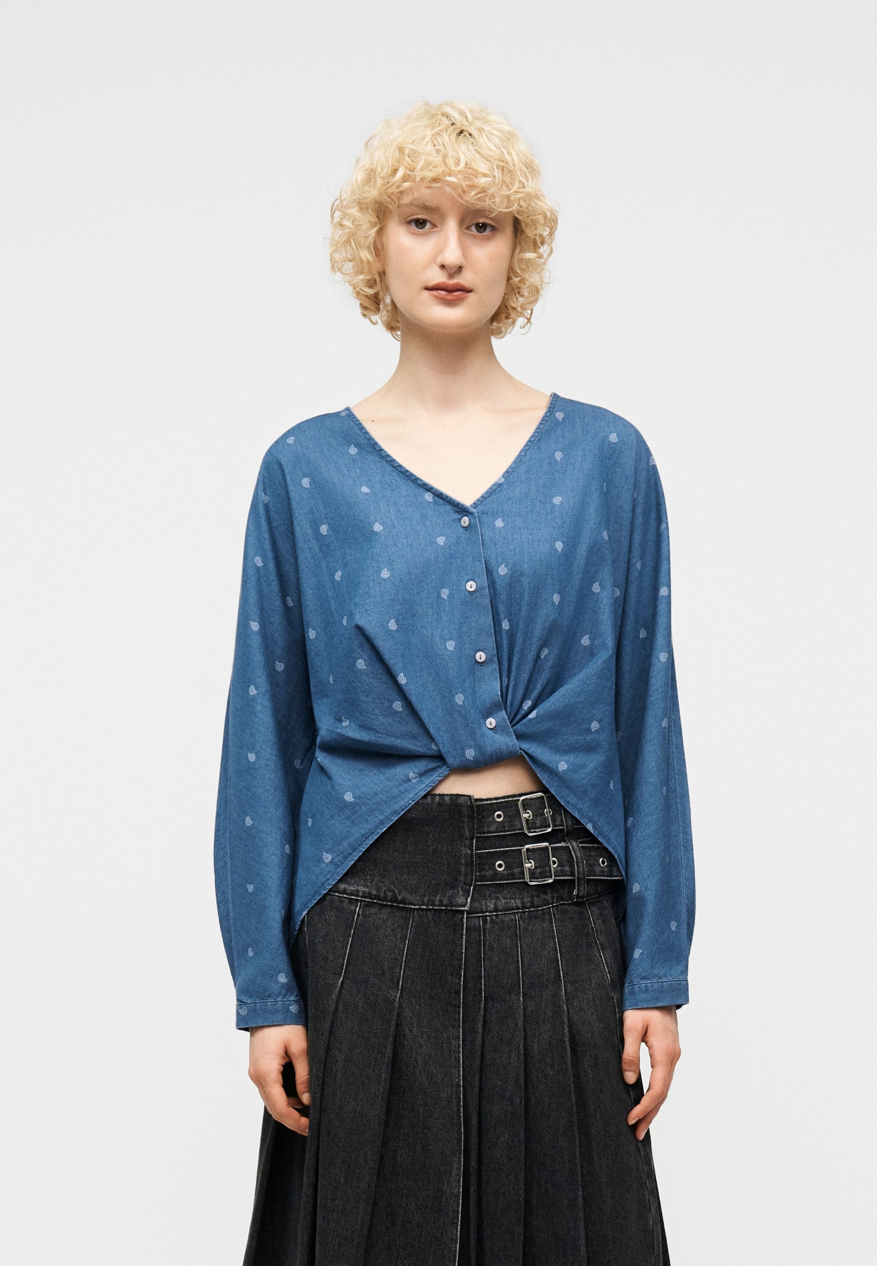 ONLNOVA AZURE SHORT KNOT SHIRT Media 3