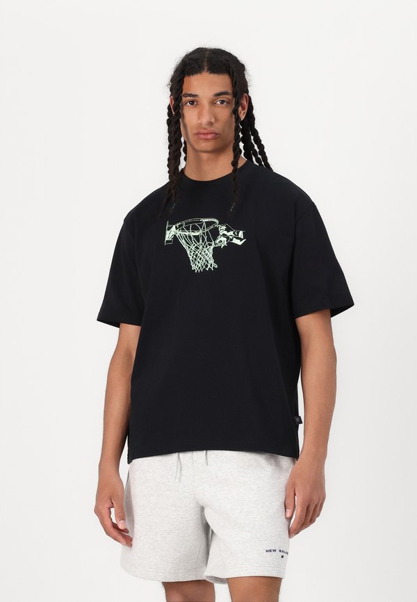 New Balance HOOPS TRADITION GRAPHIC UNISEX - Print T-shirt - black