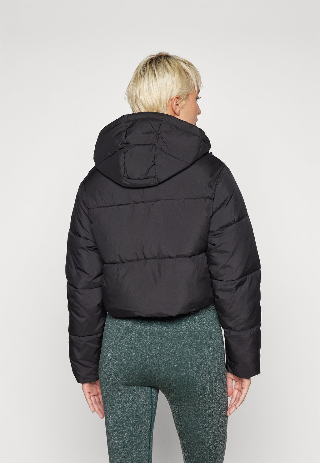 Fabletics ESSENTIAL CROPPED HOODED PUFFER