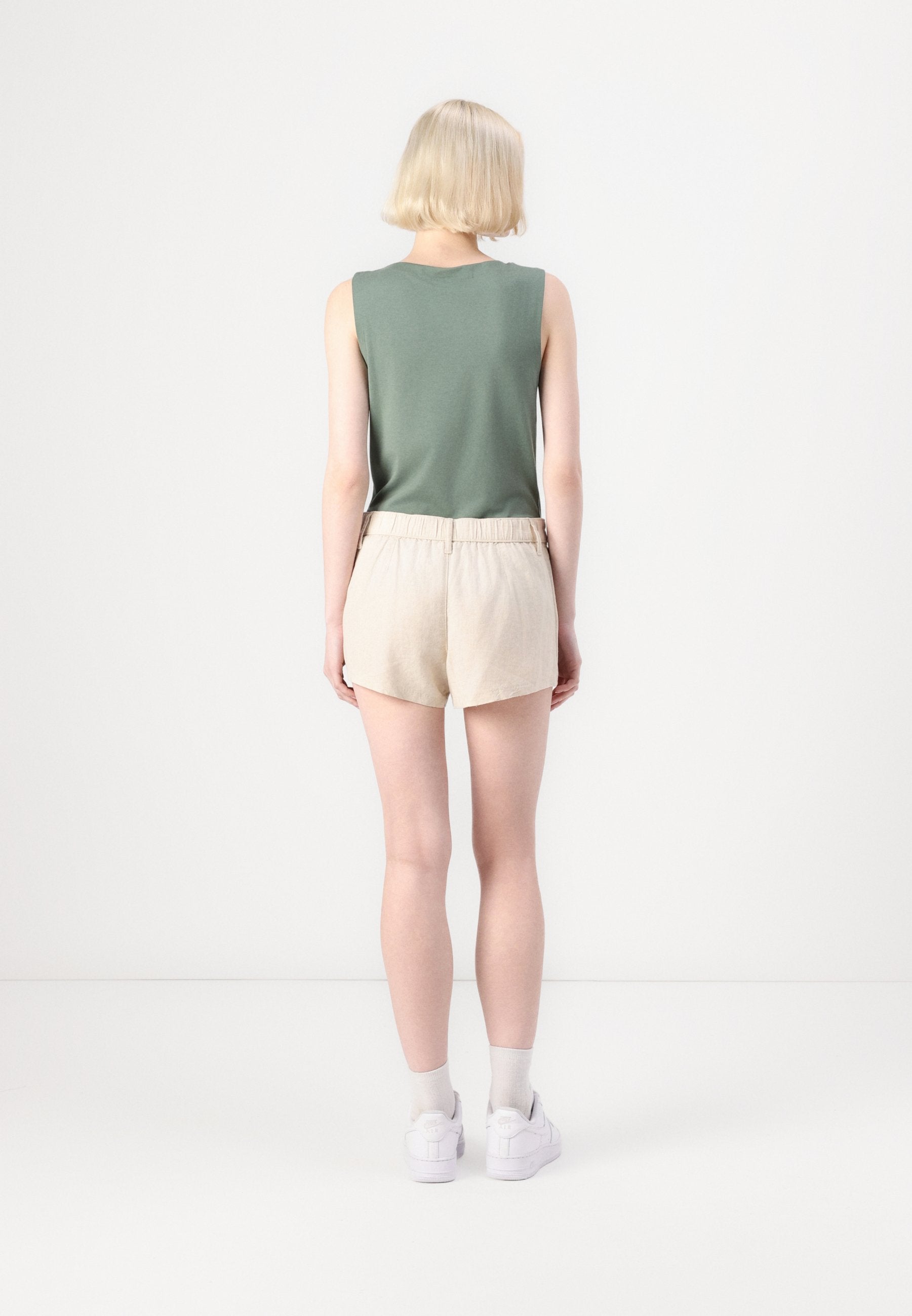 Hollister Co.  LIVVY